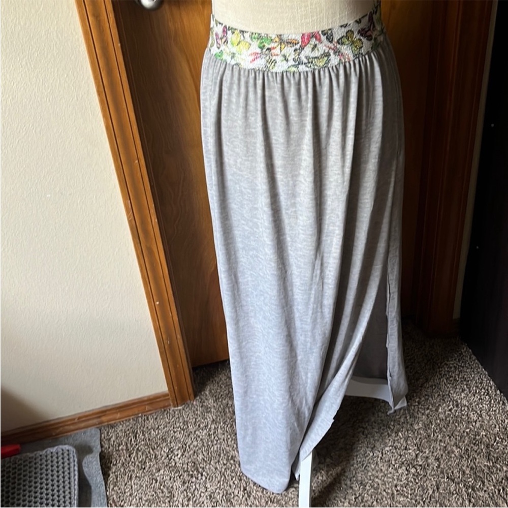 Xl girls skirt band with gray cotton skirt with raw slit on one side